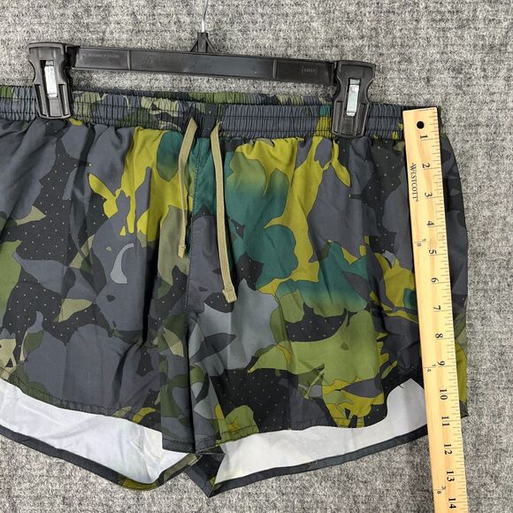 Under Armour Shorts Womens Small Gray Fitted Heatgear Lined‎ Running Workout Gym - Picture 6 of 9